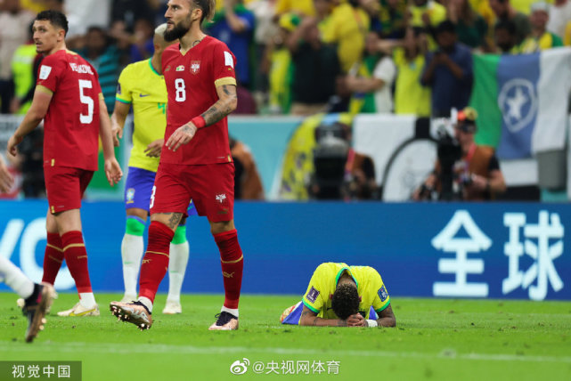 内马尔爆冷击败皇家马德里，绝杀引爆全场！